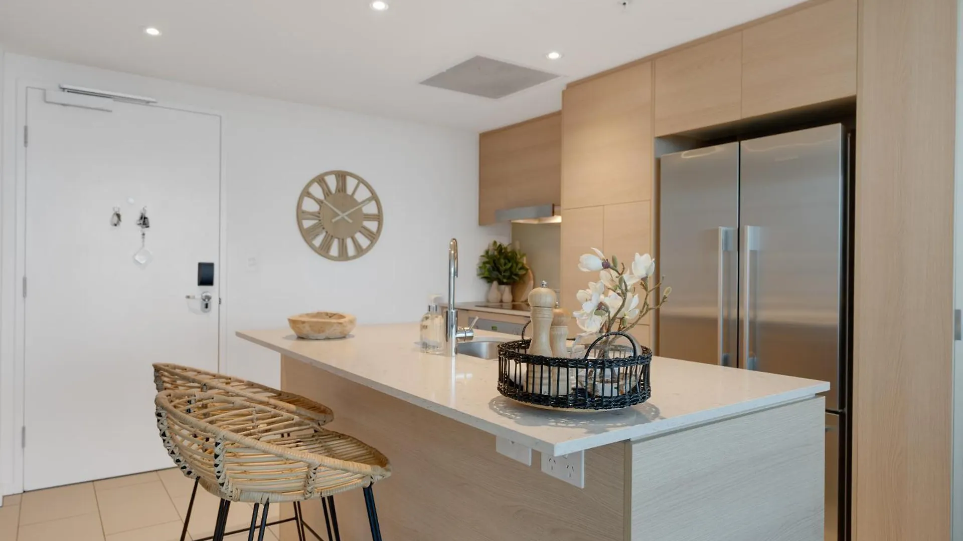 Luxury 2-Br Penthouse With Stunning Ocean Views Apartment Gold Coast