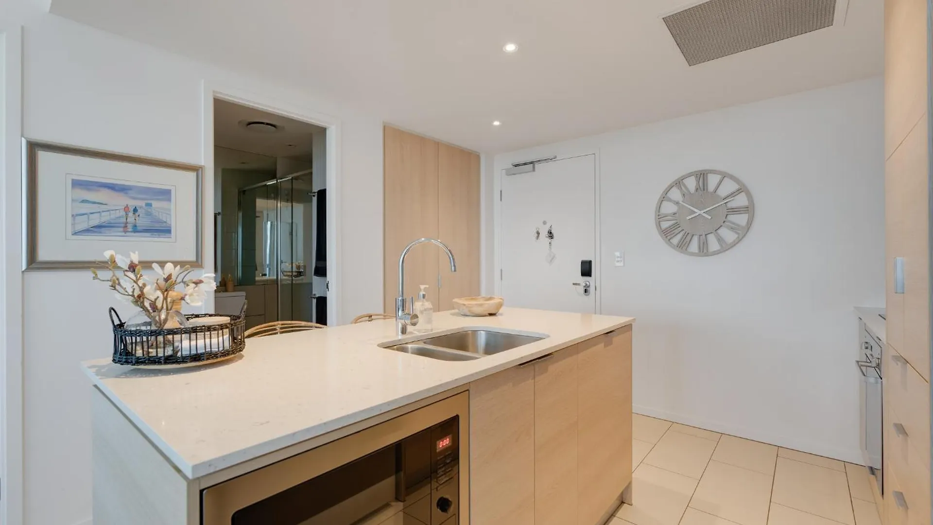 Luxury 2-Br Penthouse With Stunning Ocean Views Apartment Gold Coast